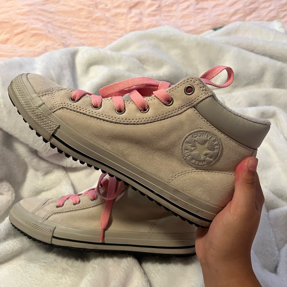 Suede Cream and Pink Converse women’s size 6 - Picture 1 of 7